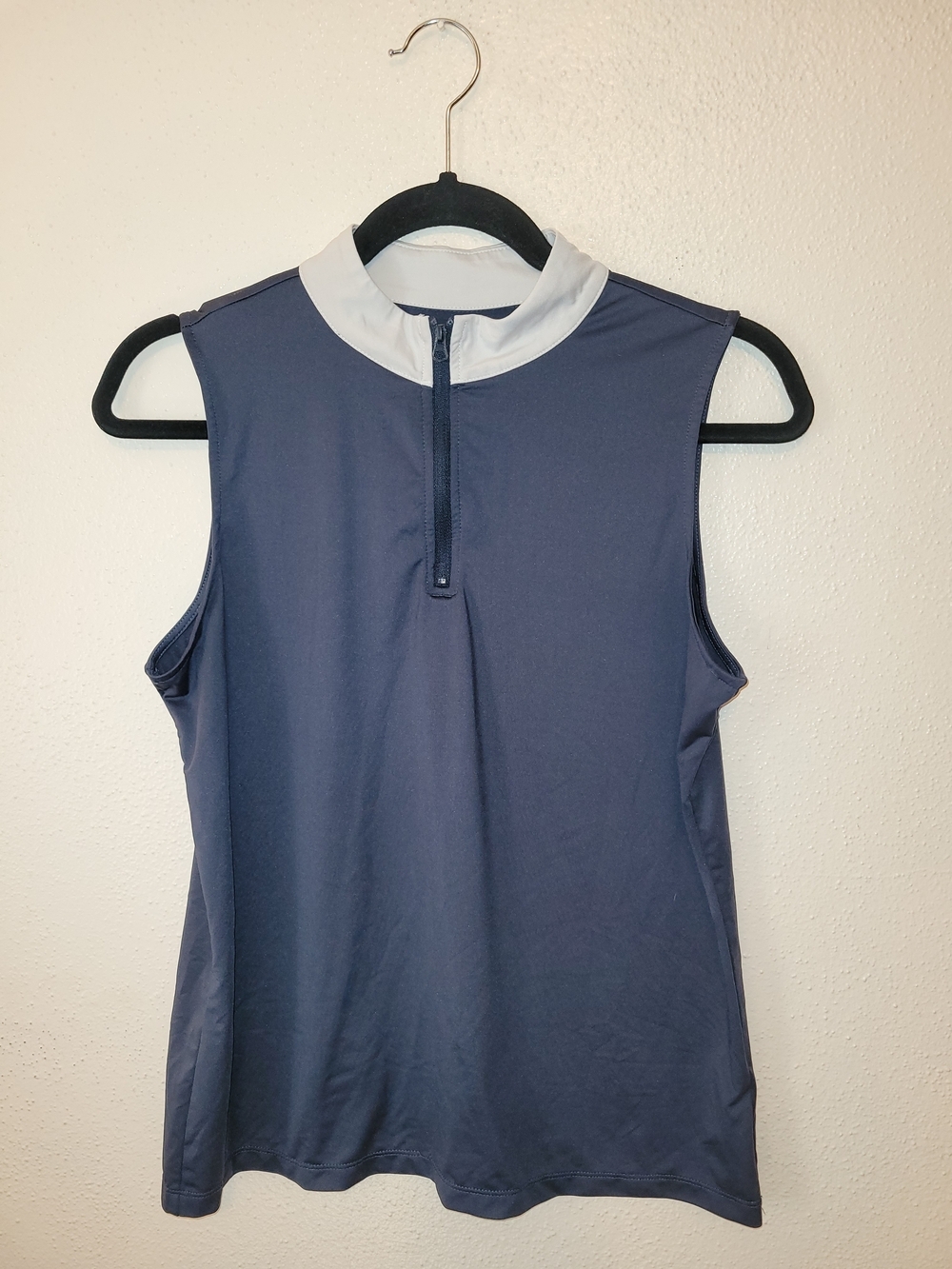 Tommy Bahama Golf Sleeveless Quarter Zip Performance Mock Neck Top Blue Medium